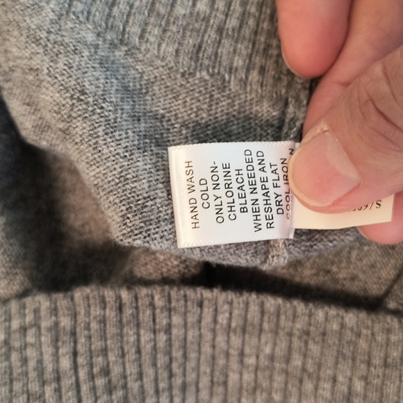 Banana Republic Luxury Cashmere Blend Gray Long Sleeve Sweater size M - Picture 10 of 11